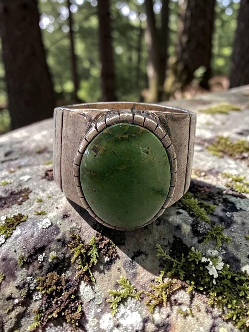 Vintage Kingdom sterling silver emerald valley wide band statement ring ridged b